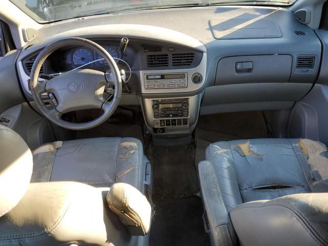 2001 Toyota Sienna LE