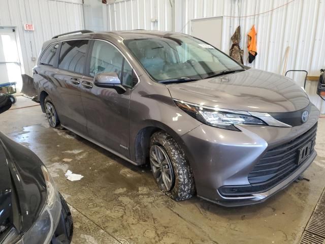 2021 Toyota Sienna LE