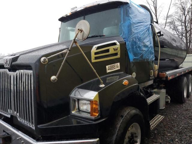 2016 Western Star Conventional 4700SB