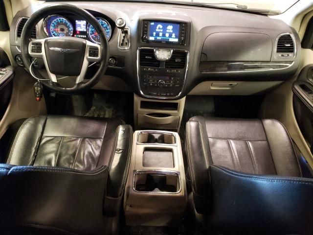 2015 Chrysler Town & Country Touring L