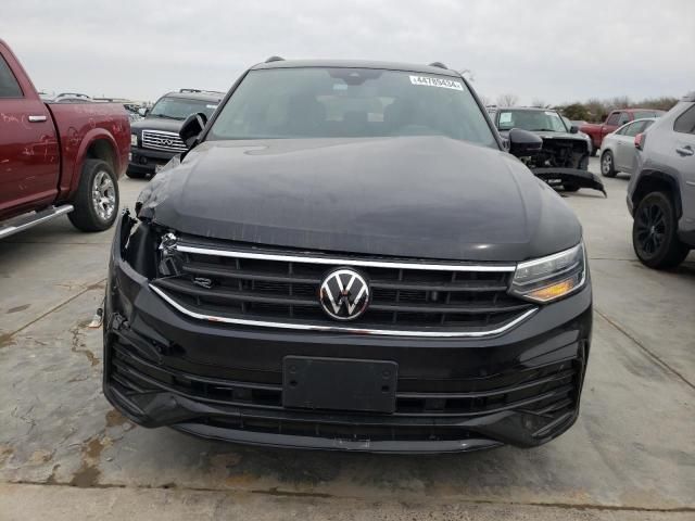 2023 Volkswagen Tiguan SE R-LINE Black