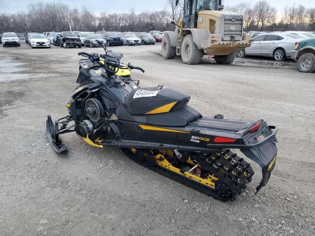 2013 Skidoo Snowmobile