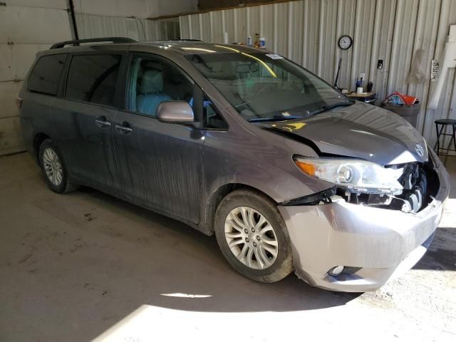 2015 Toyota Sienna XLE