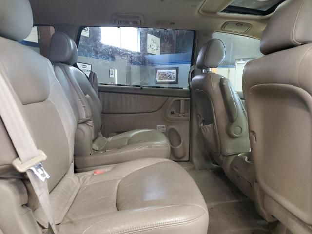 2004 Toyota Sienna XLE