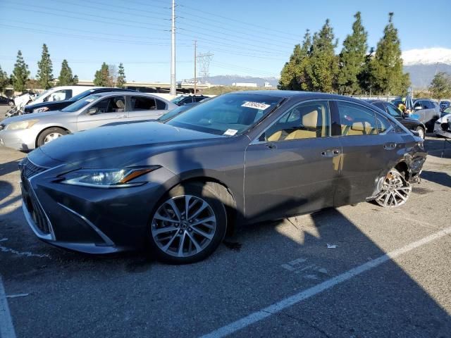 2022 Lexus ES 300H Base