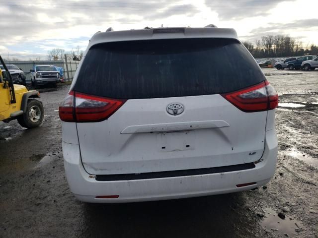 2020 Toyota Sienna LE