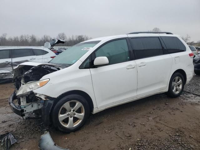 2011 Toyota Sienna LE