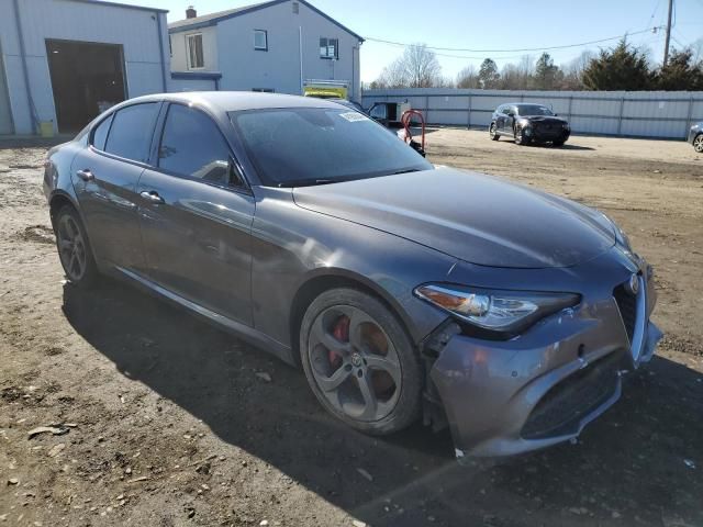 2018 Alfa Romeo Giulia Q4