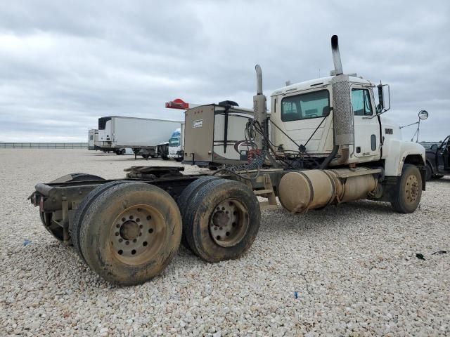 1998 Mack 600 CH600