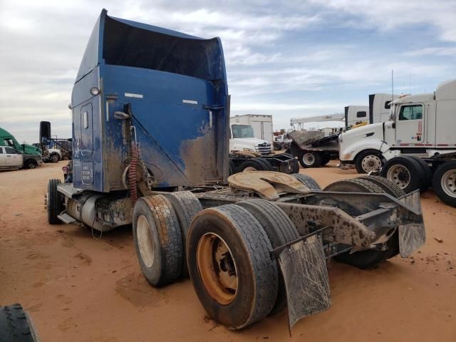 2004 Kenworth Construction T600