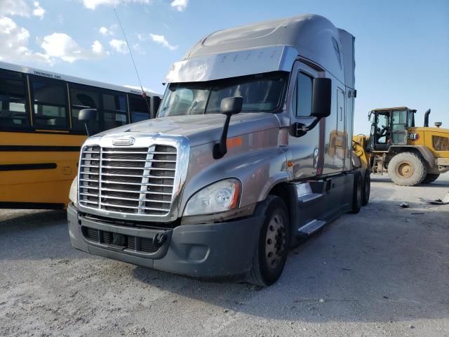 2016 Freightliner Cascadia 125