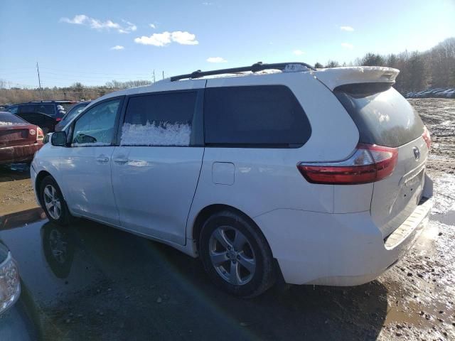 2017 Toyota Sienna LE