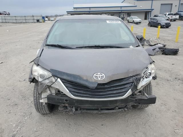 2013 Toyota Sienna LE