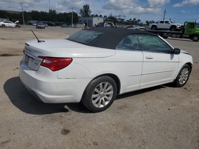 2013 Chrysler 200 Touring