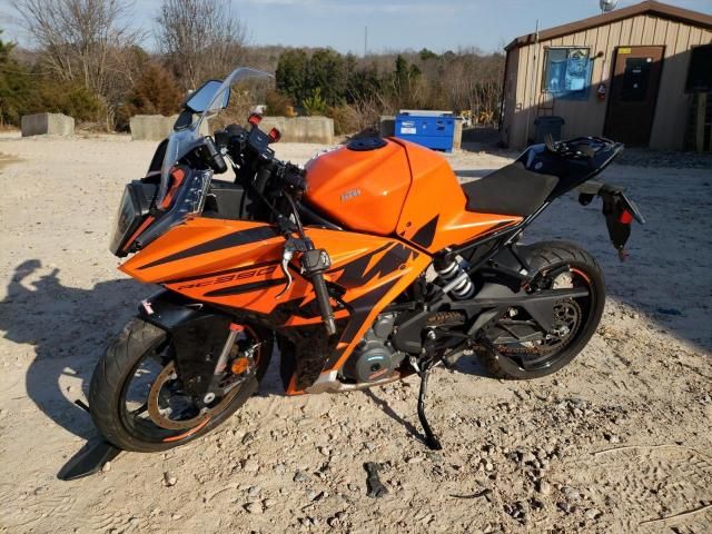 2022 KTM 390 RC