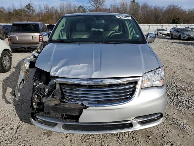 2012 Chrysler Town & Country Touring L