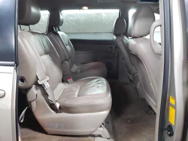 2010 Toyota Sienna XLE