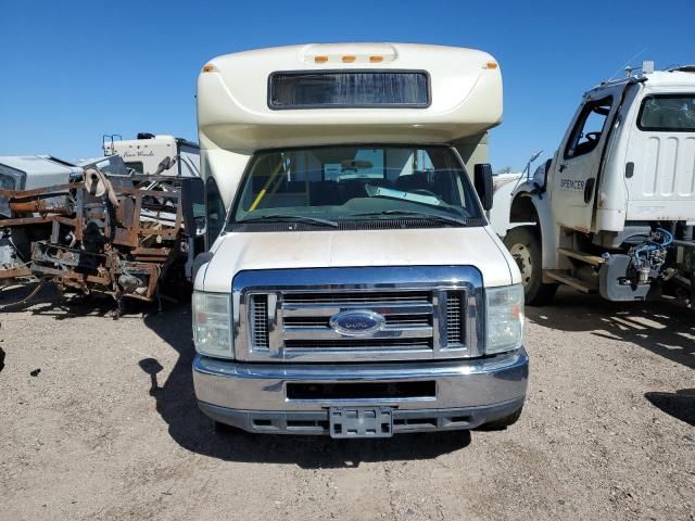 2013 Ford Econoline E450 Starcraft Bus