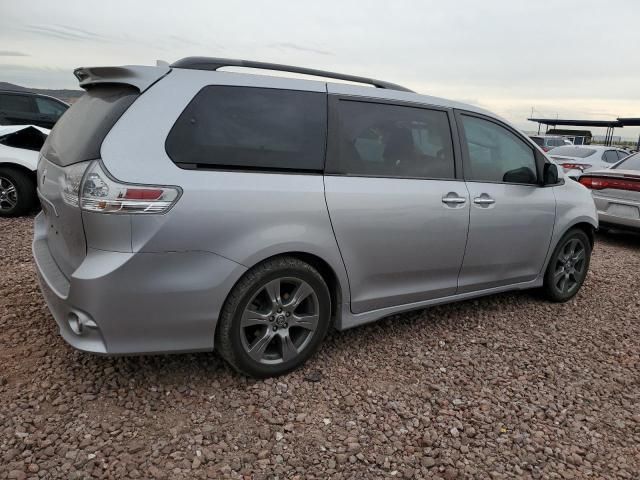 2018 Toyota Sienna SE