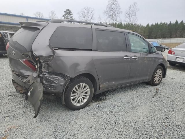 2017 Toyota Sienna XLE