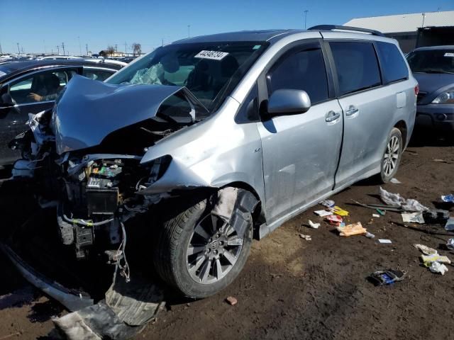 2020 Toyota Sienna XLE