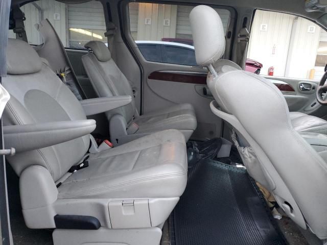 2005 Chrysler Town & Country Limited