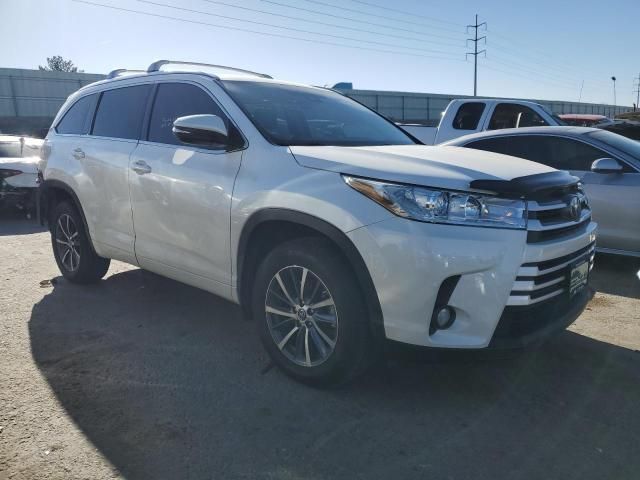 2017 Toyota Highlander SE