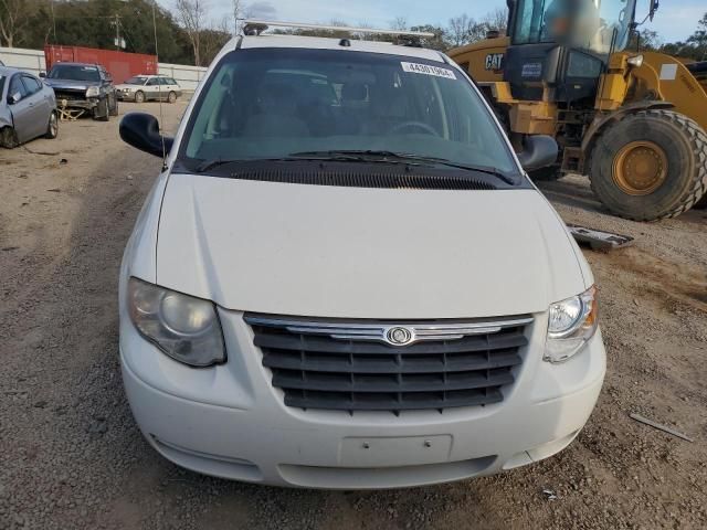 2005 Chrysler Town & Country LX