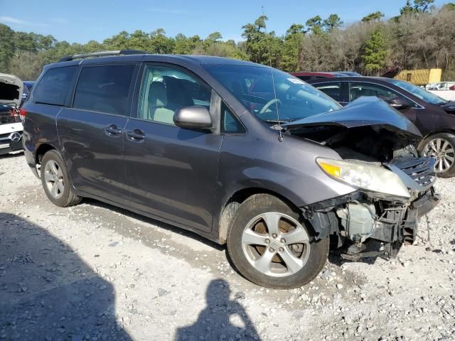 2013 Toyota Sienna LE