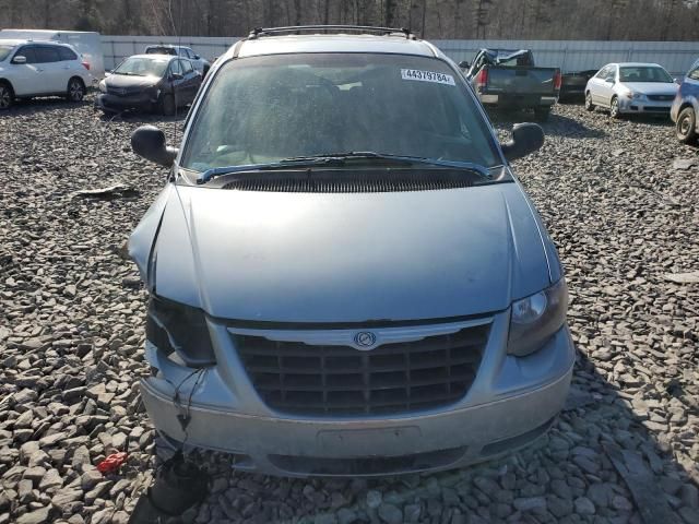 2005 Chrysler Town & Country Touring