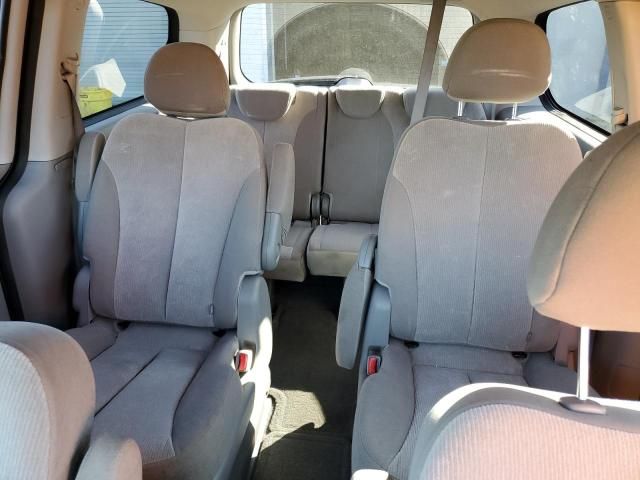 2014 KIA Sedona LX