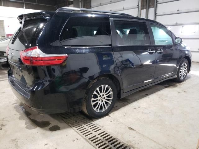 2020 Toyota Sienna XLE