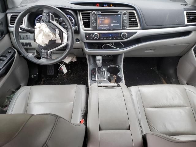 2019 Toyota Highlander SE