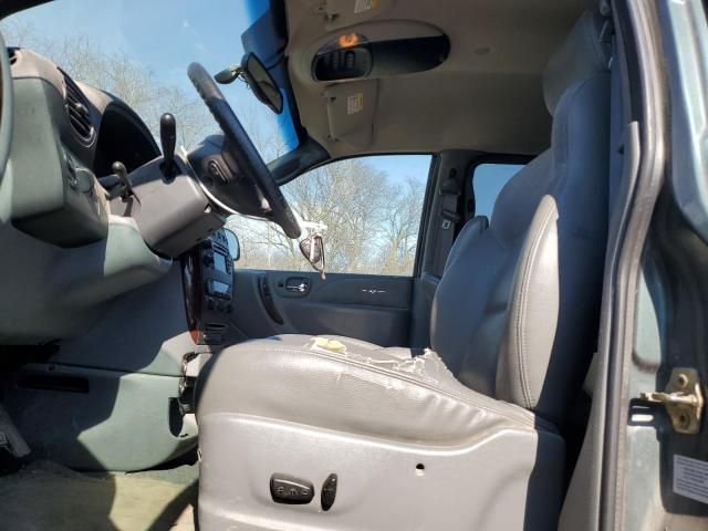 2004 Chrysler Town & Country Limited