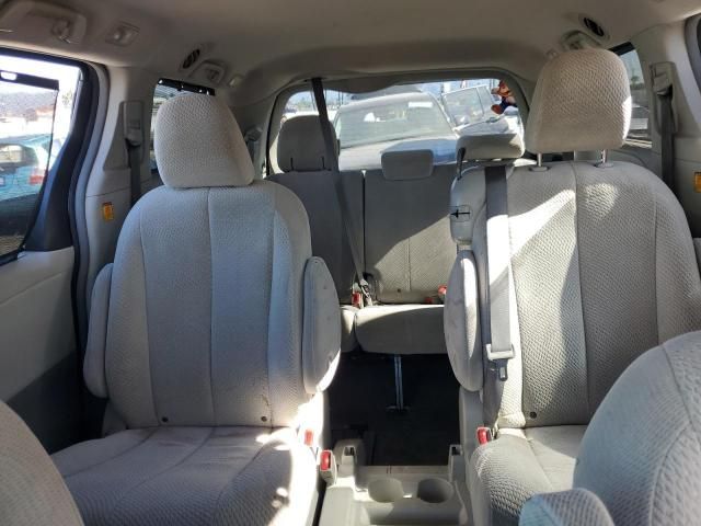 2011 Toyota Sienna LE