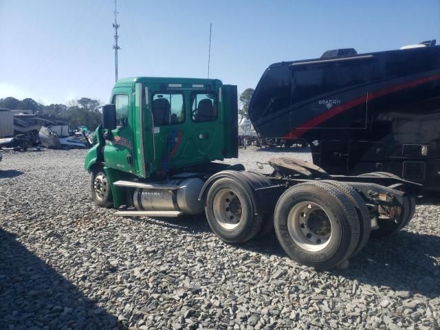 2019 Freightliner Cascadia 113