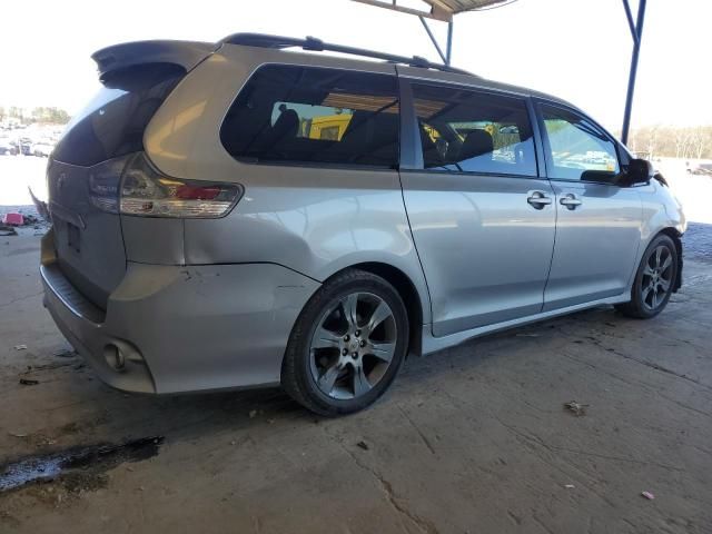 2011 Toyota Sienna Sport