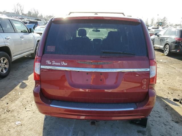 2013 Chrysler Town & Country Touring