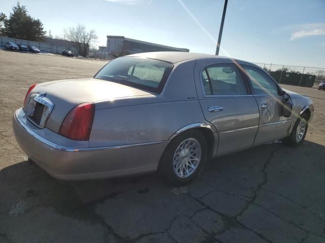 1999 Lincoln Town Car Signature