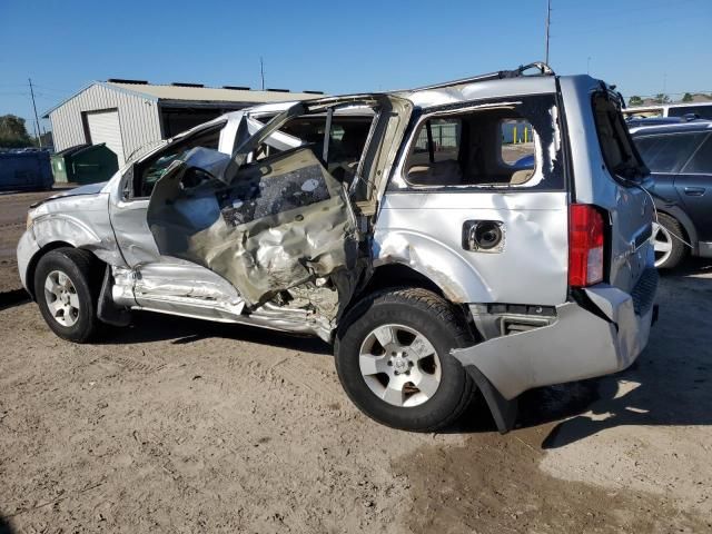 2005 Nissan Pathfinder LE