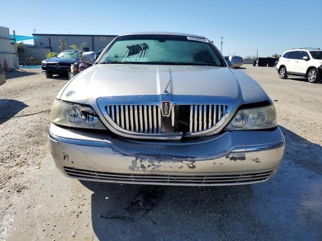 2003 Lincoln Town Car Executive