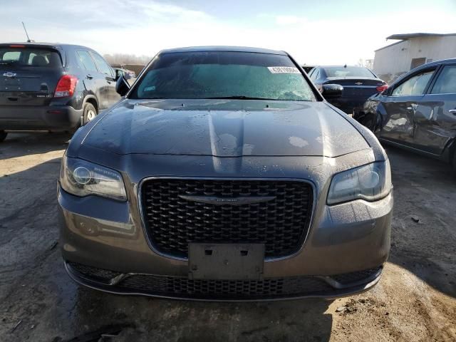 2021 Chrysler 300 Touring