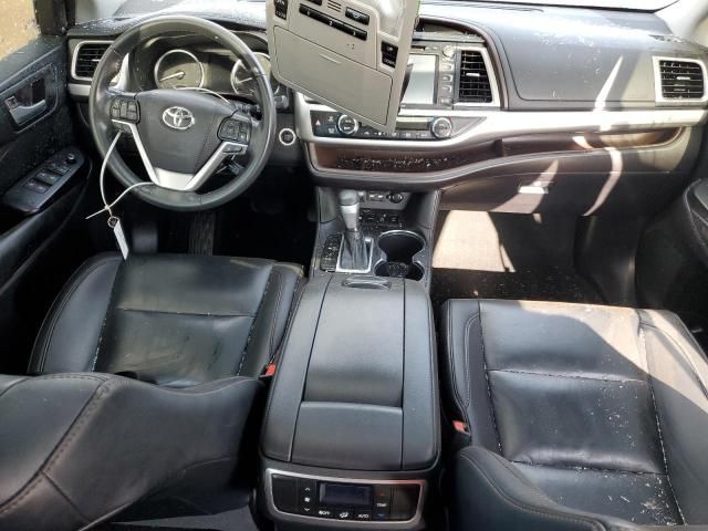 2019 Toyota Highlander SE