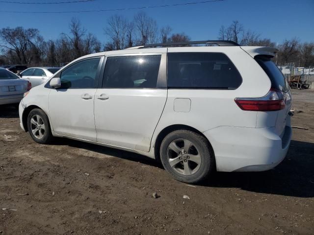 2017 Toyota Sienna LE