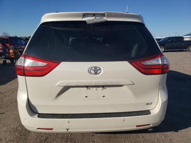 2016 Toyota Sienna XLE