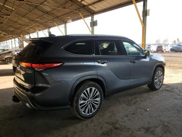 2023 Toyota Highlander Hybrid Platinum