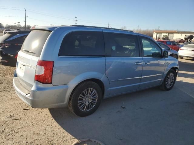 2013 Chrysler Town & Country Touring L