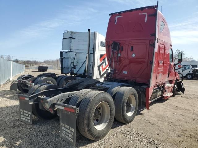 2018 Freightliner Cascadia 126