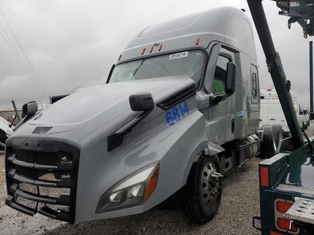 2021 Freightliner Cascadia 126