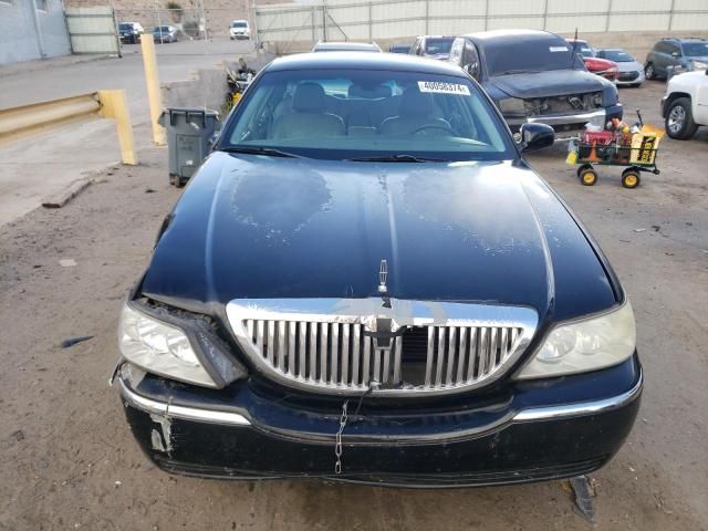 2004 Lincoln Town Car Executive